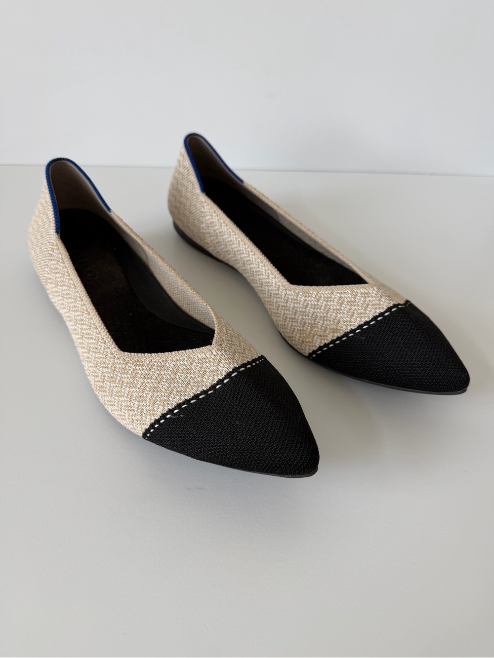 Rothy's The Point Cap-Toe Flats in Cream Herringbone / Tuxedo, Size 8